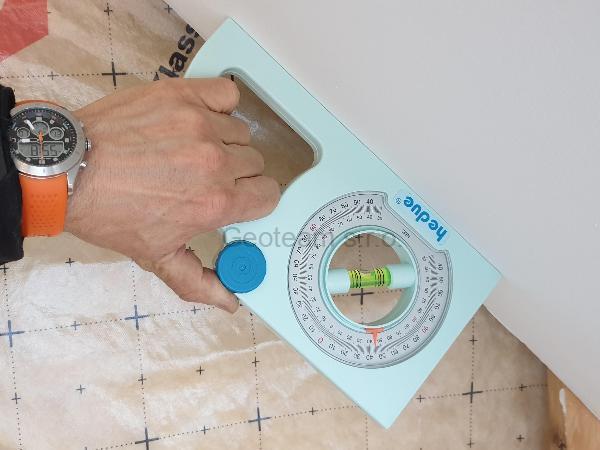 Sklonoměr Hedü NM2