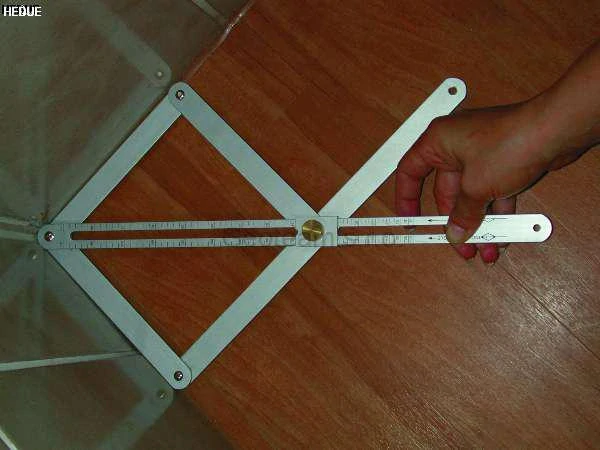 Úhloměr pro měření vnitřních a vnějších úhlů Hedü W101