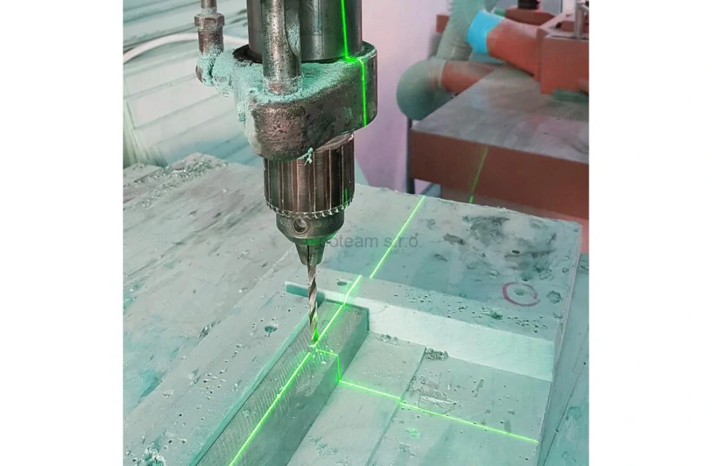 Vytyčovací laser Hedü PL2 se zeleným laserovým křížem bez držáku L323