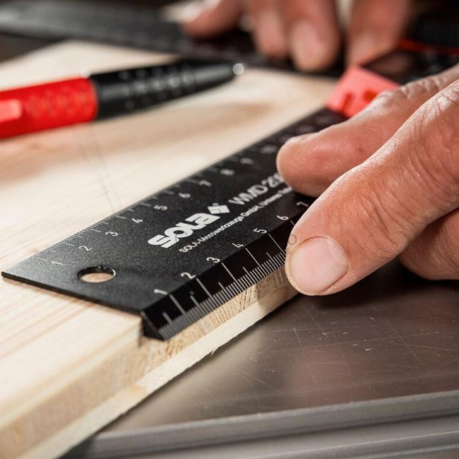 Digitální úhloměr SOLA WMD 200